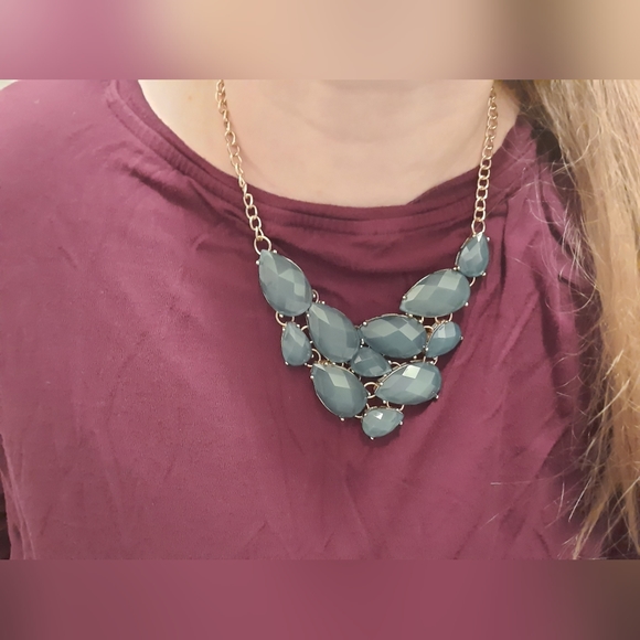 Blue statement necklace - Picture 6 of 6